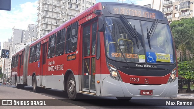 Trevo Transportes Coletivos 1129 na cidade de Porto Alegre, Rio Grande do Sul, Brasil, por Max Ramos. Número da foto: #8819069.