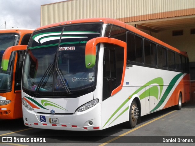 Transnorte de Upala AB 5409 na cidade de Cinco Esquinas, Tibás, San José, Costa Rica, por Daniel Brenes. Número da foto: #8821898.