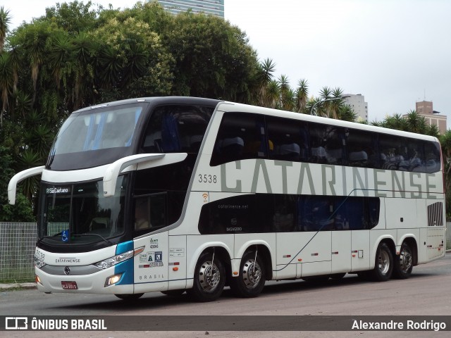 Auto Viação Catarinense 3538 na cidade de Curitiba, Paraná, Brasil, por Alexandre Rodrigo. Número da foto: #8822336.