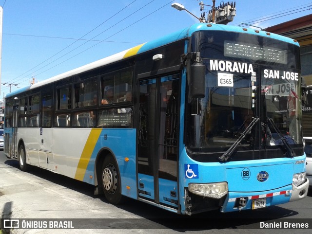 Transportes Paracito 88 na cidade de San Vicente, Moravia, San José, Costa Rica, por Daniel Brenes. ID da foto: 8824839.