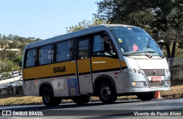 Escolares 4292 na cidade de Belo Horizonte, Minas Gerais, Brasil, por Vicente de Paulo Alves. ID da foto: 8826570.