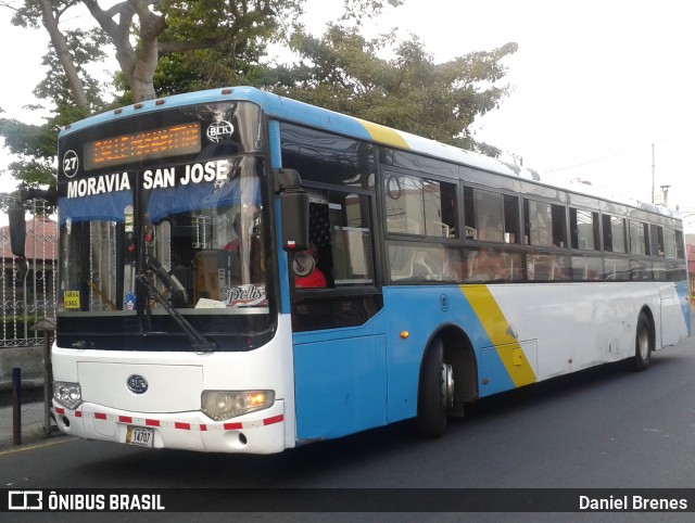 Transportes Paracito 101 na cidade de San Vicente, Moravia, San José, Costa Rica, por Daniel Brenes. Número da foto: #8824834.