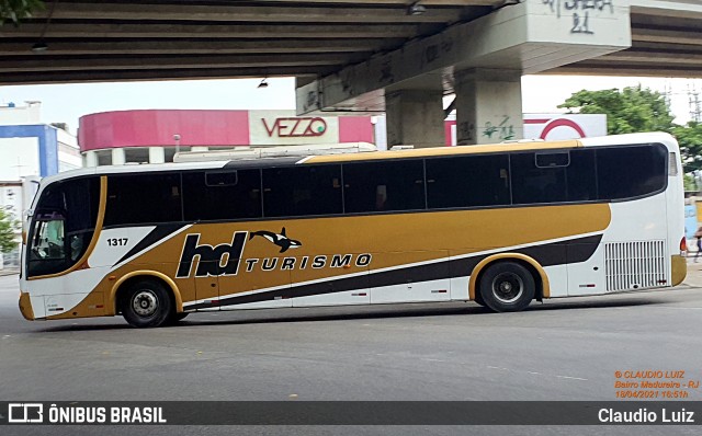 HD Turismo 1317 na cidade de Rio de Janeiro, Rio de Janeiro, Brasil, por Claudio Luiz. ID da foto: 8827805.