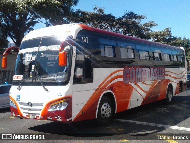 Comtrasuli 107 na cidade de Merced, San José, San José, Costa Rica, por Daniel Brenes. Número da foto: #8824628.