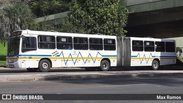 Restinga Transportes Coletivos 2402 na cidade de Porto Alegre, Rio Grande do Sul, Brasil, por Max Ramos. ID da foto: 8828352.