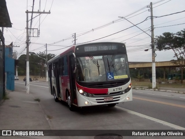 Pêssego Transportes 4 7764 na cidade de São Paulo, São Paulo, Brasil, por Rafael Lopes de Oliveira. ID da foto: 8828687.