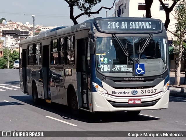 Via BH Coletivos 31037 na cidade de Belo Horizonte, Minas Gerais, Brasil, por Kaique Marquês Medeiros . ID da foto: 8782044.