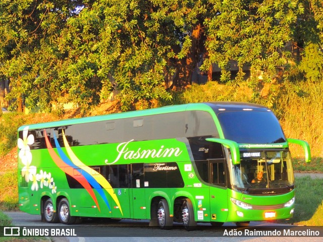 Jasmim Turismo 10020 na cidade de Belo Horizonte, Minas Gerais, Brasil, por Adão Raimundo Marcelino. Número da foto: #8784065.