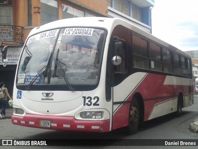 Coopana RL 132 na cidade de Merced, San José, San José, Costa Rica, por Daniel Brenes. Número da foto: #8831798.
