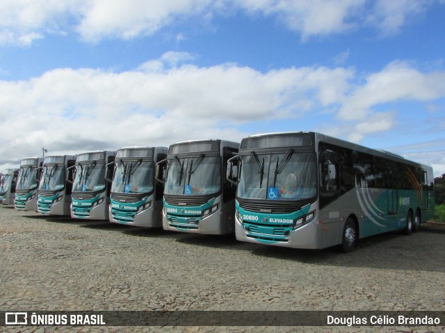 Expresso Luziense > Territorial Com. Part. e Empreendimentos FROTA VIP IV BRT na cidade de Santa Luzia, Minas Gerais, Brasil, por Douglas Célio Brandao. Número da foto: #8831618.