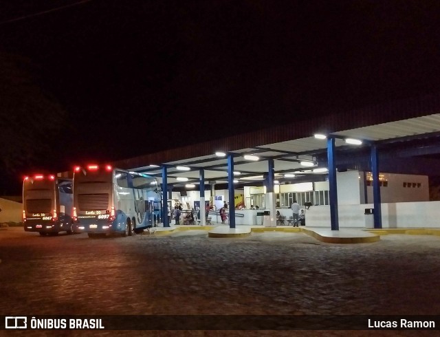Terminais Rodoviários e Urbanos TERMINAL RODOVIáRIO DE SERRA TALHADA na cidade de Serra Talhada, Pernambuco, Brasil, por Lucas Ramon. Número da foto: #8838247.