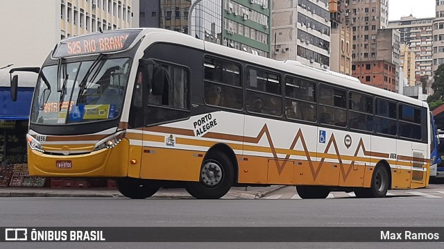 Companhia Carris Porto-Alegrense 0856 na cidade de Porto Alegre, Rio Grande do Sul, Brasil, por Max Ramos. Número da foto: #8839782.