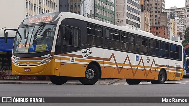 Companhia Carris Porto-Alegrense 0856 na cidade de Porto Alegre, Rio Grande do Sul, Brasil, por Max Ramos. ID da foto: 8839782.