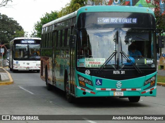 Transplusa 35 na cidade de San José, San José, Costa Rica, por Andrés Martínez Rodríguez. ID da foto: 8837532.