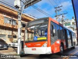 Express Transportes Urbanos Ltda 4 8301 na cidade de São Paulo, São Paulo, Brasil, por Vanderci Valentim. Número da foto: #:id.