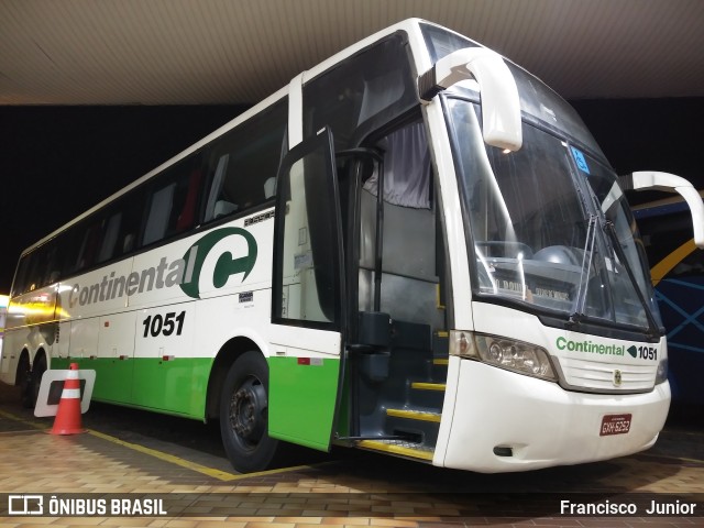 Viação Continental de Transportes 1051 na cidade de Limeira, São Paulo, Brasil, por Francisco  Junior. Número da foto: #8840793.