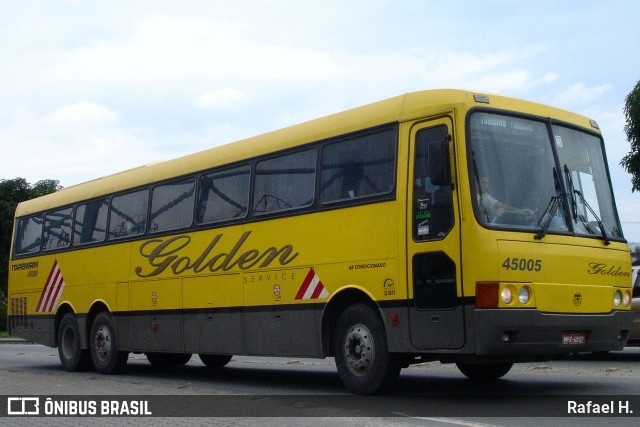 Viação Itapemirim 45005 na cidade de Resende, Rio de Janeiro, Brasil, por Rafael H.. Número da foto: #8846557.