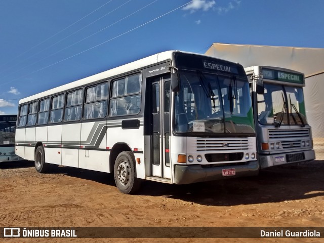 Ônibus Particulares  na cidade de Lages, Santa Catarina, Brasil, por Daniel Guardiola. Número da foto: #8845150.