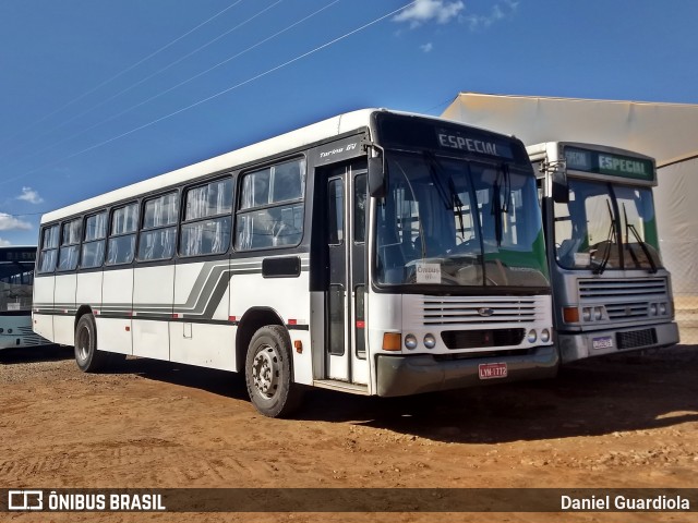 Ônibus Particulares  na cidade de Lages, Santa Catarina, Brasil, por Daniel Guardiola. ID da foto: 8845150.