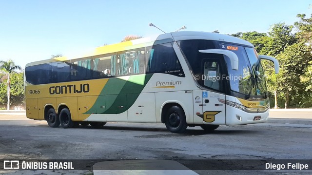 Empresa Gontijo de Transportes 19065 na cidade de Formiga, Minas Gerais, Brasil, por Diego Felipe. ID da foto: 8847042.