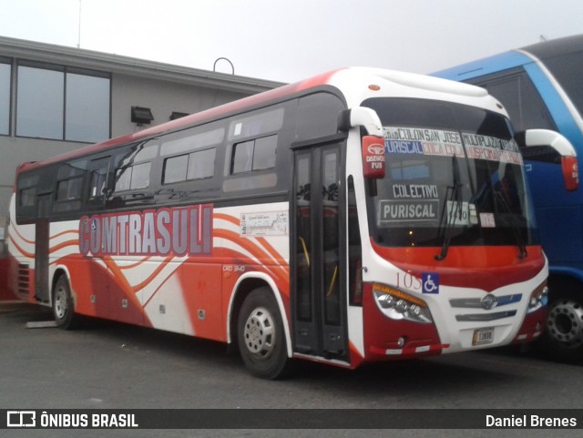 Comtrasuli 105 na cidade de Merced, San José, San José, Costa Rica, por Daniel Brenes. Número da foto: #8847670.