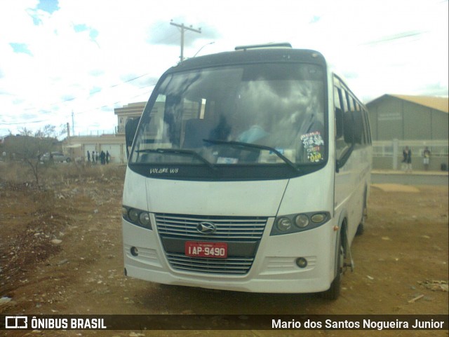 Ônibus Particulares 09490 na cidade de Irecê, Bahia, Brasil, por Mario dos Santos Nogueira Junior. Número da foto: #8847953.