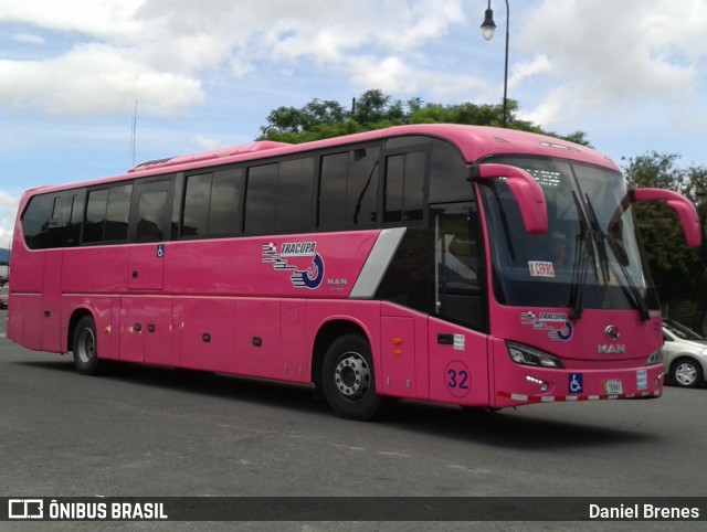 TRACOPA - Transportes Costarricenses Panameños 32 na cidade de Catedral, San José, San José, Costa Rica, por Daniel Brenes. ID da foto: 8854209.