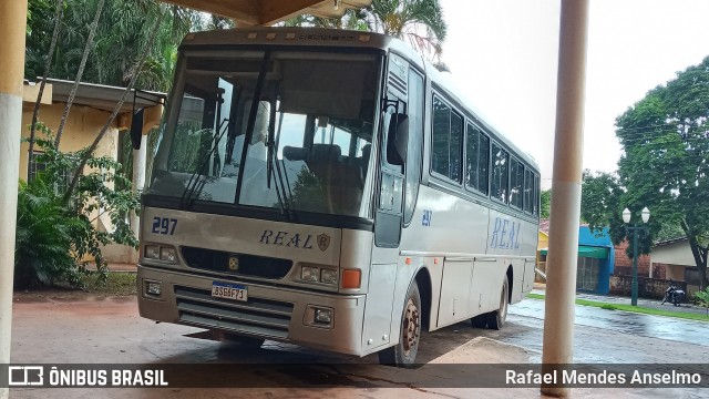 Viação Real 297 na cidade de Indianópolis, Paraná, Brasil, por Rafael Mendes Anselmo. Número da foto: #8862347.