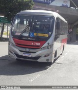 Pêssego Transportes 4 7182 na cidade de São Paulo, São Paulo, Brasil, por LUIS FELIPE CANDIDO NERI. Número da foto: #:id.