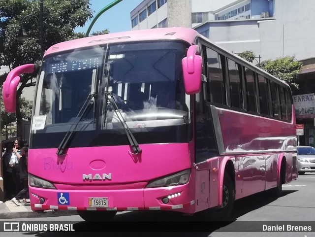 BIUSA 47 na cidade de Hospital, San José, San José, Costa Rica, por Daniel Brenes. Número da foto: #8786542.