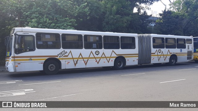 Companhia Carris Porto-Alegrense 0741 na cidade de Porto Alegre, Rio Grande do Sul, Brasil, por Max Ramos. Número da foto: #8864175.