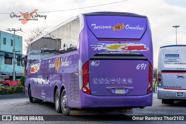 Turismo en Omnibus 691 na cidade de Gustavo A. Madero, Ciudad de México, México, por Omar Ramírez Thor2102. ID da foto: 8864680.