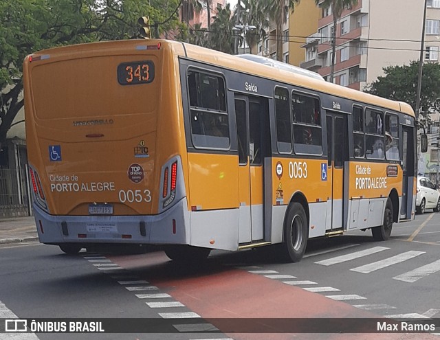 Companhia Carris Porto-Alegrense 0053 na cidade de Porto Alegre, Rio Grande do Sul, Brasil, por Max Ramos. Número da foto: #8863094.