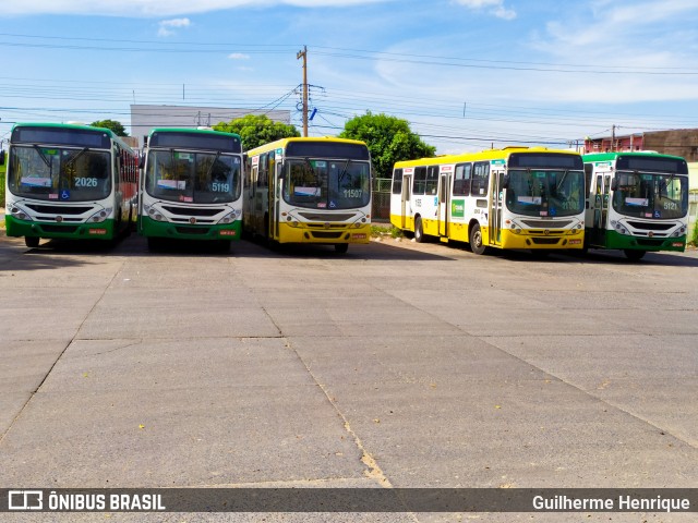 Terminais Rodoviários e Urbanos  na cidade de Cuiabá, Mato Grosso, Brasil, por Guilherme Henrique. Número da foto: #8863492.