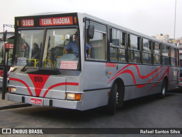 ETCD - Empresa de Transporte Coletivo de Diadema 055 na cidade de Diadema, São Paulo, Brasil, por Rafael Santos Silva. Número da foto: #8789022.