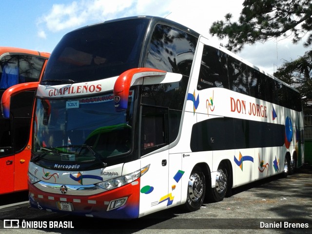 Guapileños LB 2097 na cidade de Merced, San José, San José, Costa Rica, por Daniel Brenes. Número da foto: #8792216.
