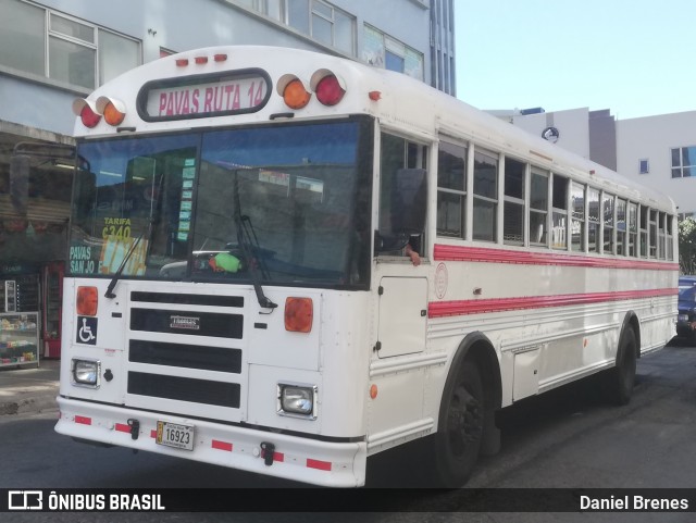 Autotransportes Pavas SJB 16923 na cidade de Merced, San José, San José, Costa Rica, por Daniel Brenes. Número da foto: #8794881.