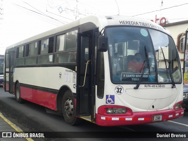 Microbuses Rapidas Heredianas 32 na cidade de San Juan de Tibás, Tibás, San José, Costa Rica, por Daniel Brenes. Número da foto: #8794979.