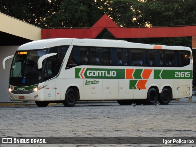 Empresa Gontijo de Transportes 21615 na cidade de Divinópolis, Minas Gerais, Brasil, por Igor Policarpo. Número da foto: #8799611.