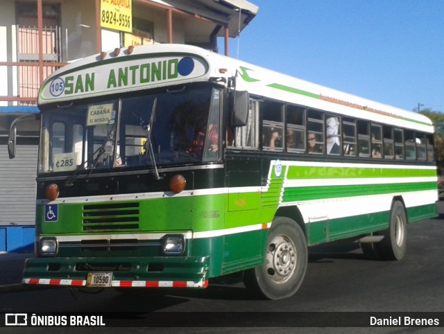 Autotransportes San Antonio 105 na cidade de Catedral, San José, San José, Costa Rica, por Daniel Brenes. Número da foto: #8799380.