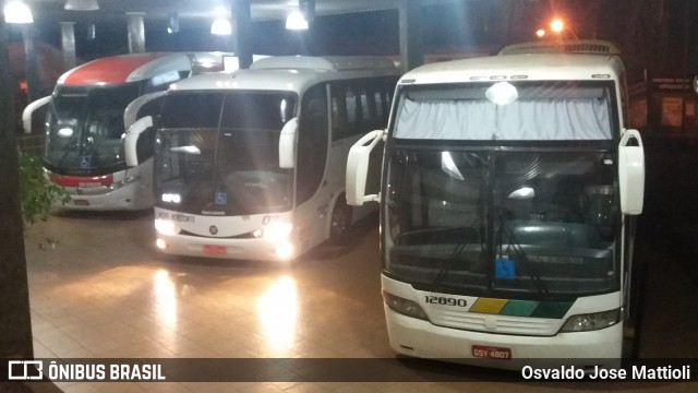 Empresa Gontijo de Transportes 12890 na cidade de Sacramento, Minas Gerais, Brasil, por Osvaldo Jose Mattioli. Número da foto: #8798055.