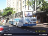 Transportes Amigos Unidos 51081 na cidade de Rio de Janeiro, Rio de Janeiro, Brasil, por Zé Ricardo Reis. Número da foto: #:id.
