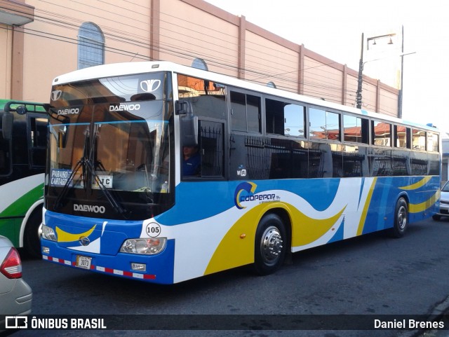 Coopepar RL 105 na cidade de Oriental, Cartago, Cartago, Costa Rica, por Daniel Brenes. Número da foto: #8801559.