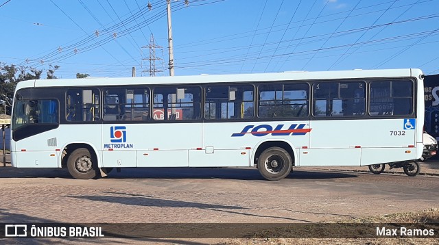 SOUL - Sociedade de Ônibus União Ltda. 7032 na cidade de Alvorada, Rio Grande do Sul, Brasil, por Max Ramos. Número da foto: #8865771.