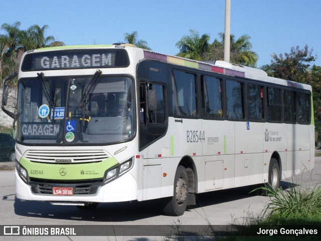 Viação Ideal B28544 na cidade de Rio de Janeiro, Rio de Janeiro, Brasil, por Jorge Gonçalves. ID da foto: 8868802.