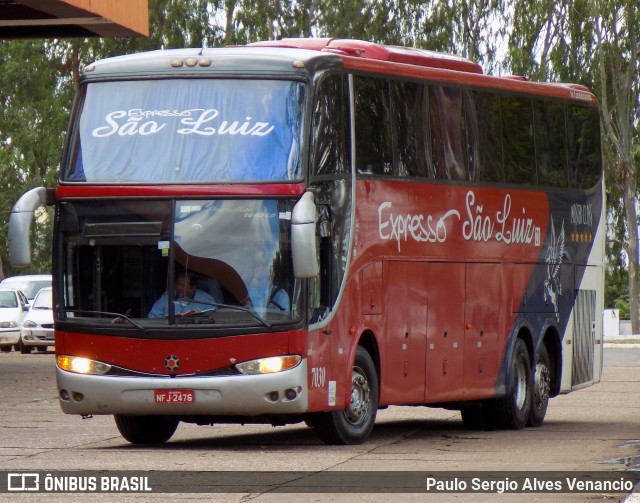 Expresso São Luiz 7030 na cidade de Cuiabá, Mato Grosso, Brasil, por Paulo Sergio Alves Venancio. Número da foto: #8898655.
