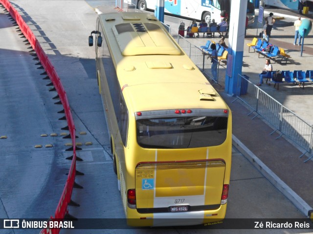 Viação Itapemirim 8717 na cidade de Rio de Janeiro, Rio de Janeiro, Brasil, por Zé Ricardo Reis. ID da foto: 8898931.