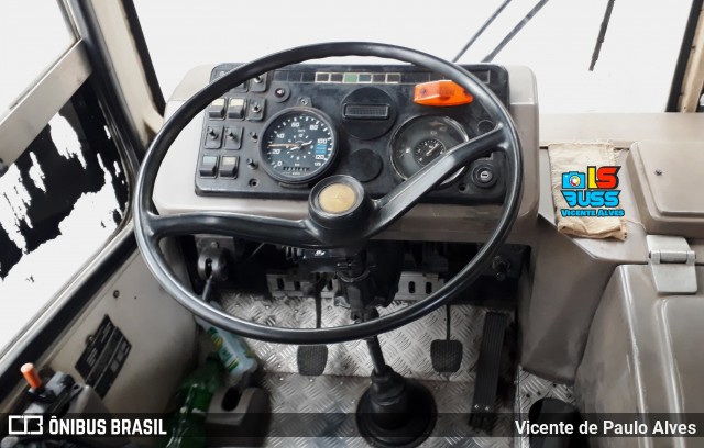 Ônibus Particulares 2372 na cidade de Belo Horizonte, Minas Gerais, Brasil, por Vicente de Paulo Alves. Número da foto: #8902004.