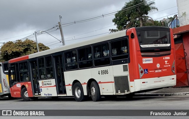 Express Transportes Urbanos Ltda 4 8986 na cidade de São Paulo, São Paulo, Brasil, por Francisco  Junior. ID da foto: 8903616.