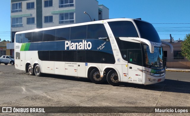 Planalto Transportes 2133 na cidade de Santiago, Rio Grande do Sul, Brasil, por Mauricio Lopes. ID da foto: 8903798.